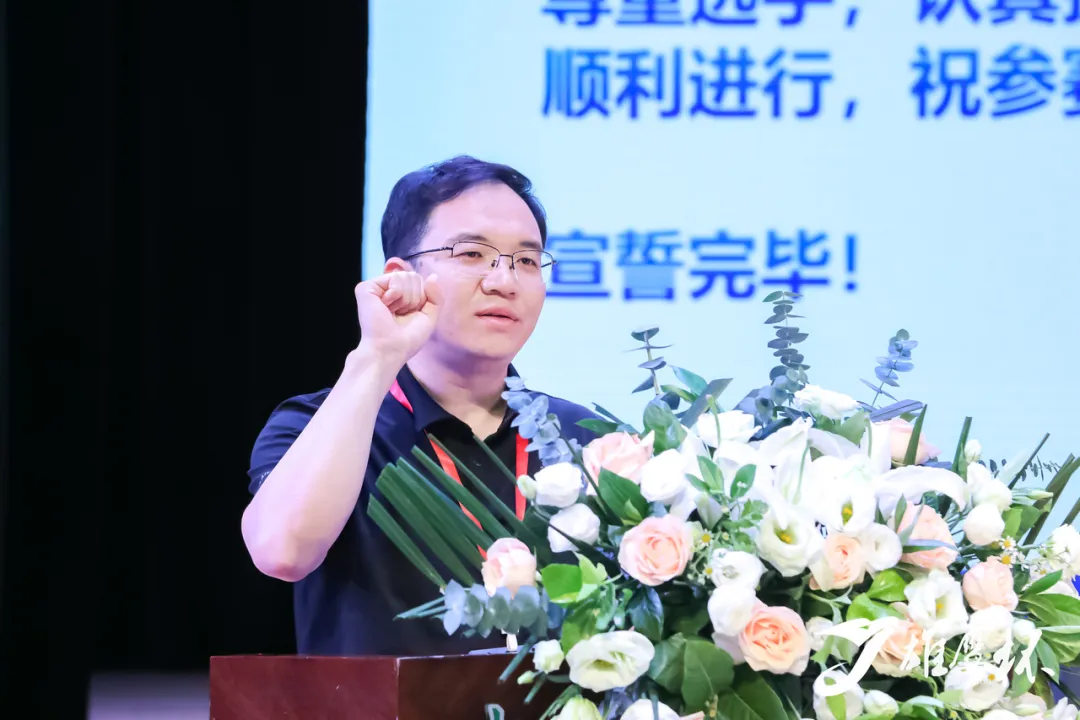 百校齐聚冰城竞锋芒，十一载薪火铸匠心：第十一届雄鹰杯小动物医师技能大赛盛大开幕