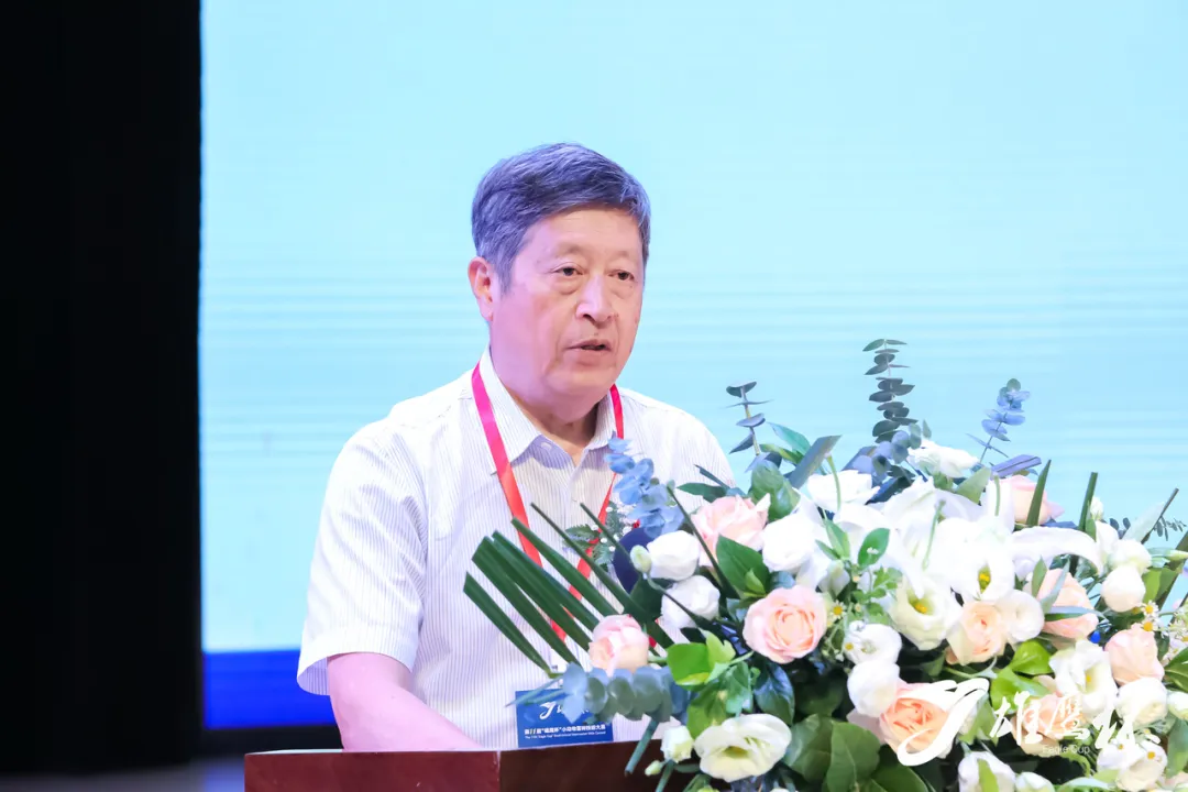 百校齐聚冰城竞锋芒，十一载薪火铸匠心：第十一届雄鹰杯小动物医师技能大赛盛大开幕