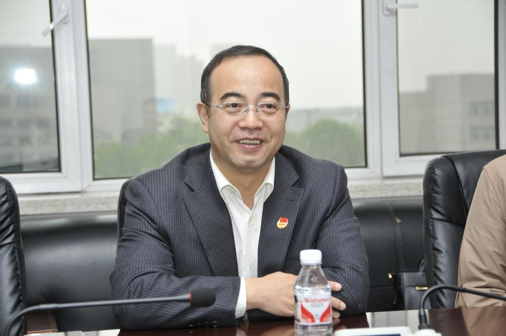 校党委副书记陈延良会见刘伟一行并讲话